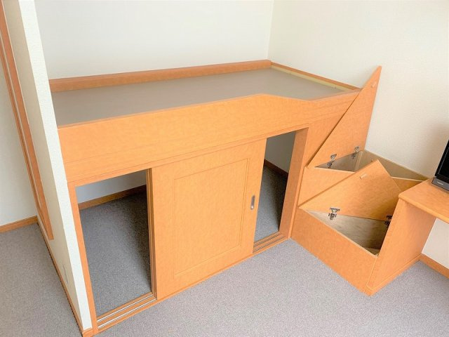 レオパレスセジュールの内装|明るい室内です