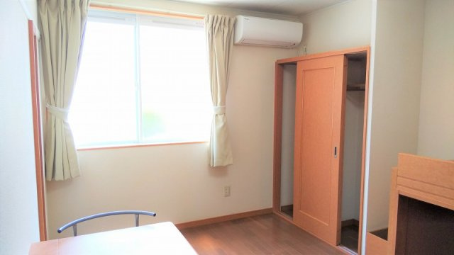 レオパレスアルビレオＡの居間・リビング|設備・仕様は号室により異なる為、現況を優先致します。