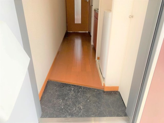 レオパレスエスティ　櫛原の玄関|設備・仕様は号室により異なる為、現況を優先致します。