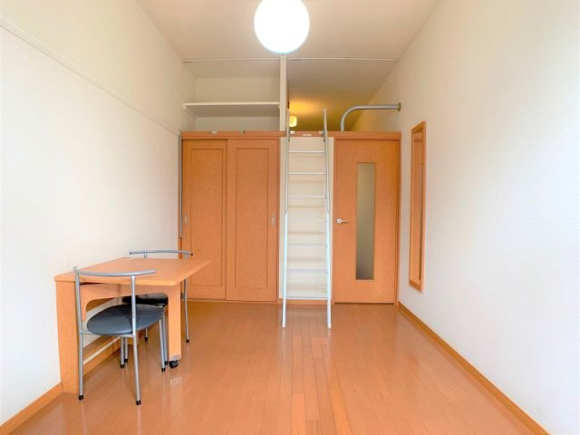 レオパレスエスティ　櫛原の居間・リビング|設備・仕様は号室により異なる為、現況を優先致します。