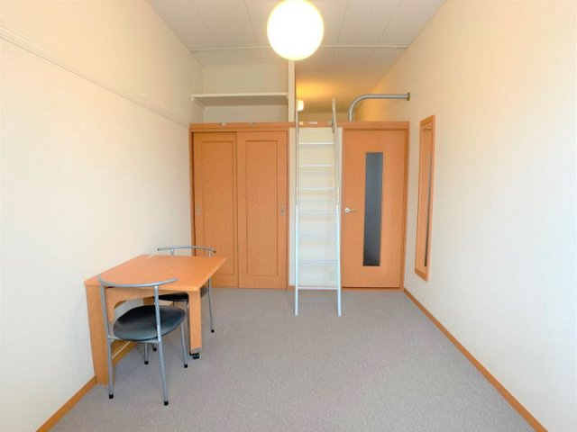 レオパレスエスティ　櫛原の居間・リビング|設備・仕様は号室により異なる為、現況を優先致します。