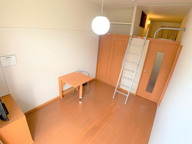 レオパレスエスティ　櫛原の居間・リビング|設備・仕様は号室により異なる為、現況を優先致します。