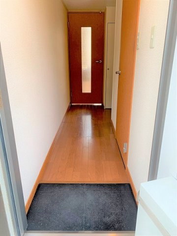 レオパレスアプリコット・インの玄関|設備・使用は号室により異なる為、現況を優先致します。