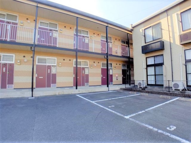 レオパレスルアンパバーンの外観|おしゃれな外観です