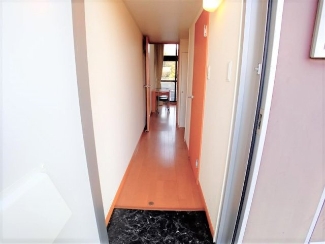 レオパレスルアンパバーンの玄関|設備・仕様は号室により異なる為、現況を優先致します。