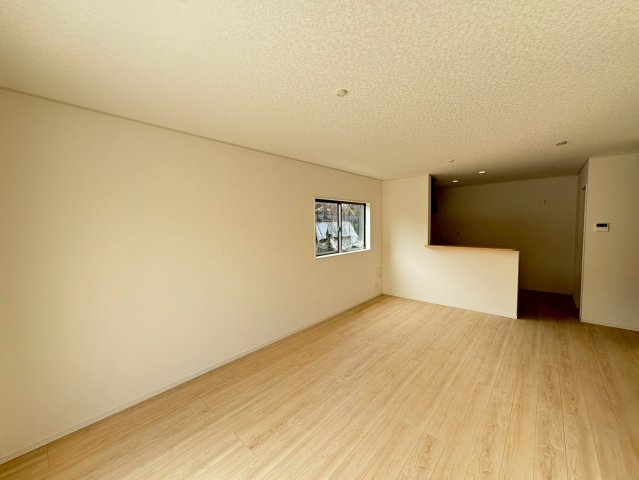 ♥♥糸満市福地第2－①号棟（全4棟）の居間・リビング