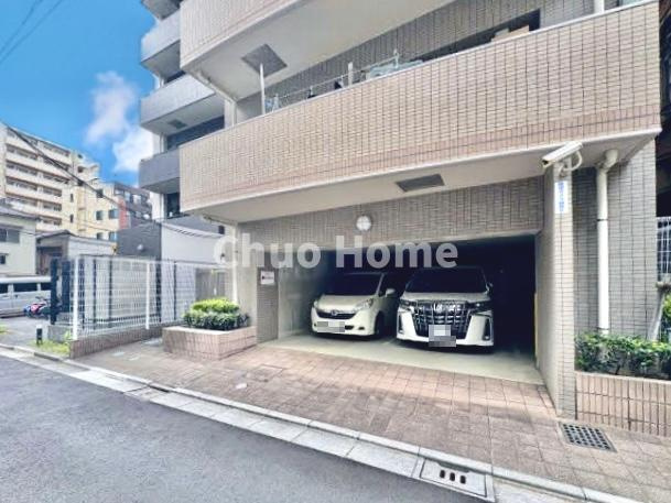 アリュージュ南千住の駐車場|【敷地内駐車場】最新の空き状況や費用などの詳細は担当スタッフまでお問い合わせください。