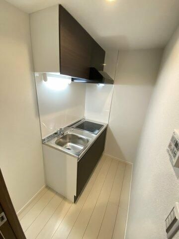 横須賀市衣笠栄町１丁目のアパートのキッチン