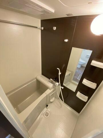 横須賀市衣笠栄町１丁目のアパートの浴室