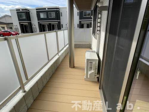 シャーメゾン ルピナスのバルコニー