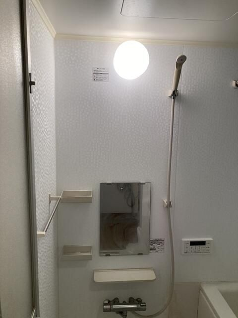 目黒本町６丁目戸建（東側）の浴室