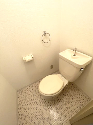 コーポグランディールのトイレ|イメージとして同建物他部屋を表示しています