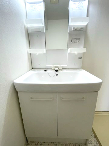 コーポグランディールの独立洗面台|イメージとして同建物他部屋を表示しています