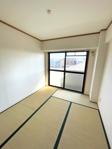 コーポグランディールの和室|イメージとして同建物他部屋を表示しています