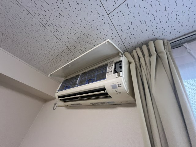 レオパレスナカトミの洋室