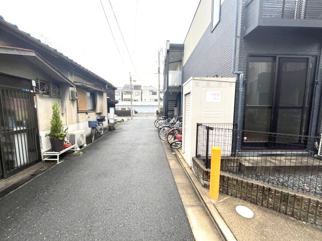 レオパレスナカトミの周辺