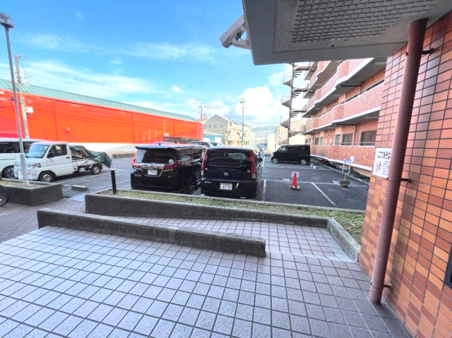 ピュアネスDoiの駐車場