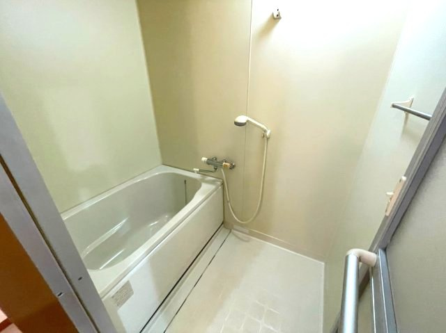 クレセントOSⅡの浴室