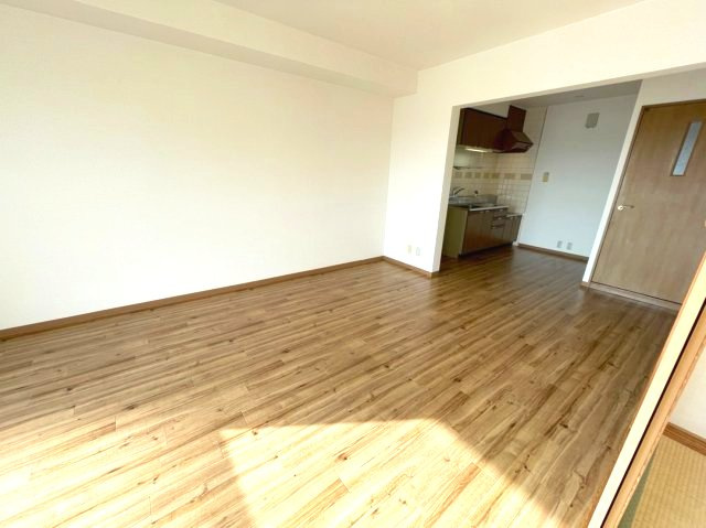 クレセントOSⅡの居間・リビング