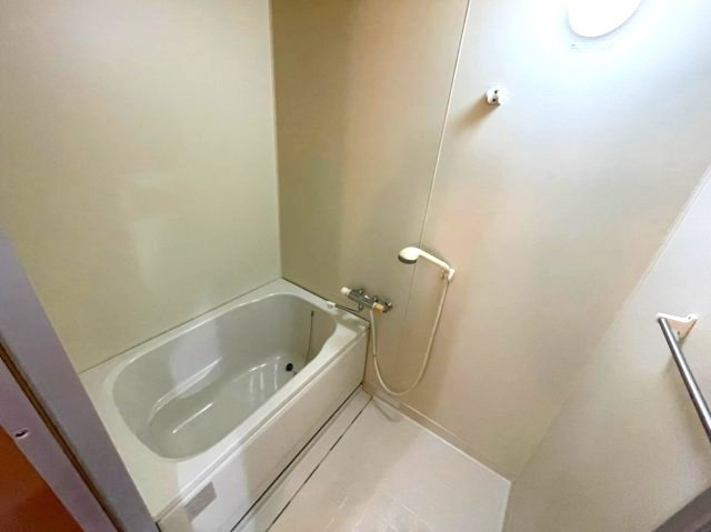 クレセントOSⅡの浴室