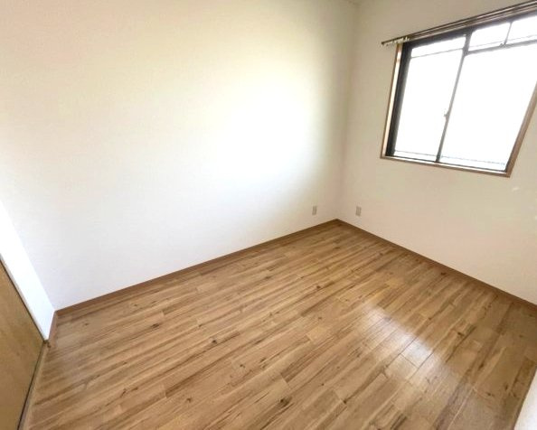 クレセントOSⅡの洋室