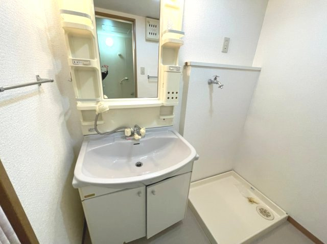 クレセントOSⅡの洗面所