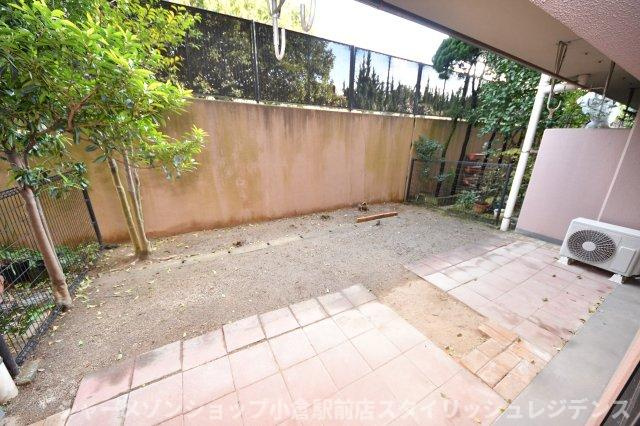 ペルル企救丘２番館の庭