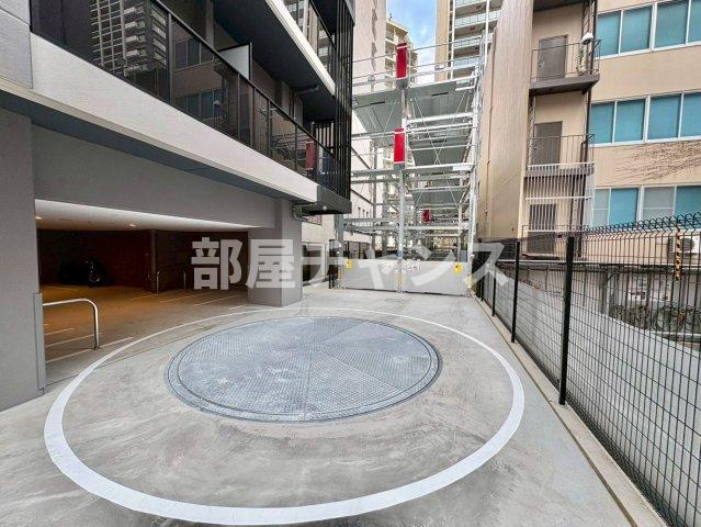 プレサンスロジェ上前津駅前THE RESIDENCEの駐車場