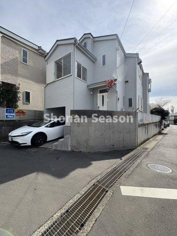 【外観】 | 令和8年1月 内・外装リフォーム済み5SLDKのご紹介です♪
角地につき開放感がございます。