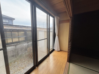【和室】 | 筑西市新治4LDK中古住宅 | 前面窓で明るい広縁