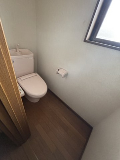 【トイレ】 | 筑西市新治4LDK中古住宅 | 2階にトイレもあります
