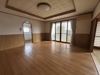 【居間・リビング】 | 筑西市新治4LDK中古住宅 | 12.5帖のリビング