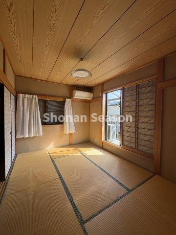 【和室】 | 和の趣を感じられる柔らかなタタミの和室が2階に2部屋ございます♪
