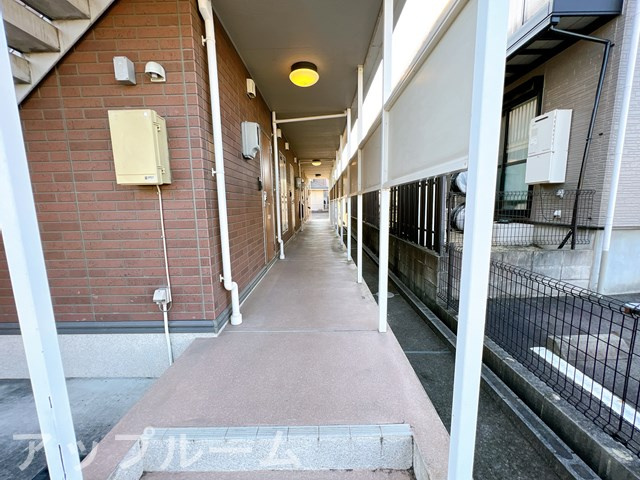 リヴェール不二ガ丘のエントランス