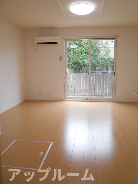 リヴェール不二ガ丘の居間・リビング|洋室