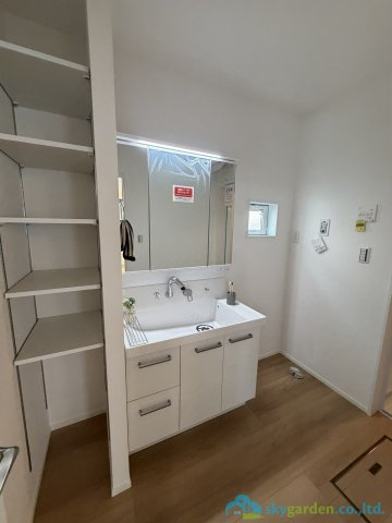 秦野市第2曽屋　新築戸建　全４棟　１号棟の独立洗面台