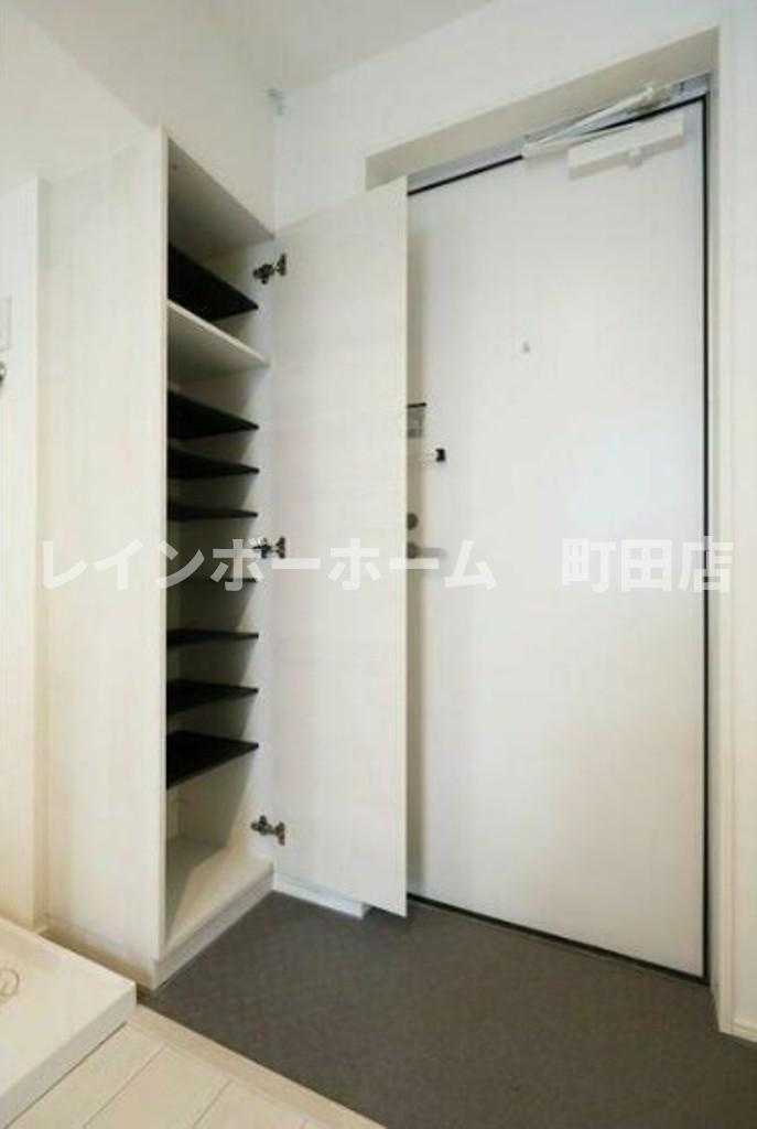 カインドネス座間※初期費用分割あと払いサービス利用可能物件の玄関