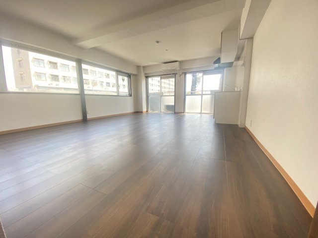 クリスタル小姓町の居間・リビング