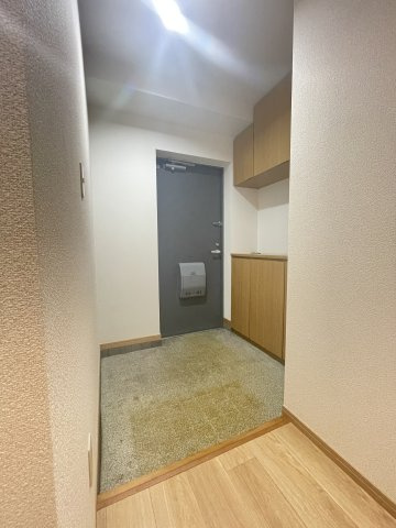 エリセオ毘舎丸の玄関