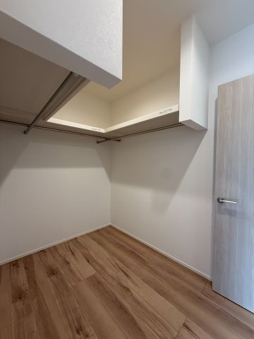 南国市後免町　新築戸建　3号棟　（全3区画）の収納|1F　ファミリークローゼット　