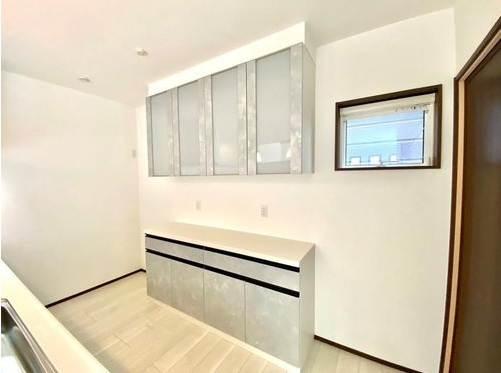 南国市後免町　新築戸建　3号棟　（全3区画）の収納|豊富な収納力を誇るカップボード。日々のお料理を楽しく快適にする工夫が詰まっています（画像はイメージ）。