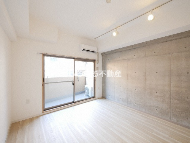 SERENiTE天六西の居間・リビング