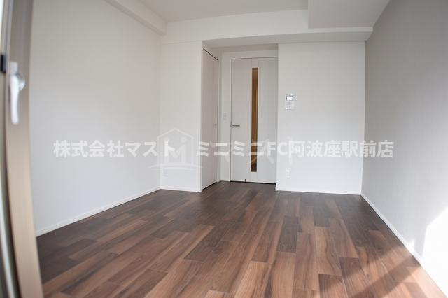 TLRレジデンス本町WESTの居間・リビング