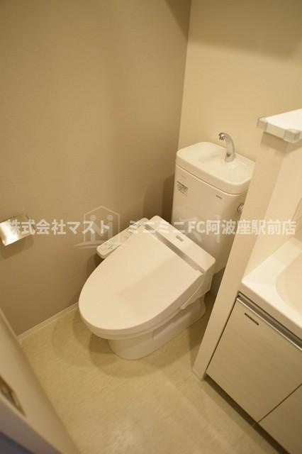 TLRレジデンス本町WESTのトイレ