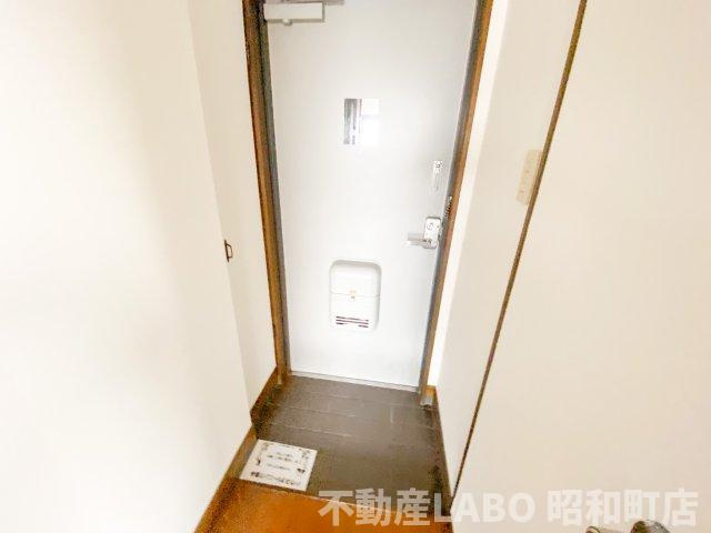 メゾン加美北の玄関