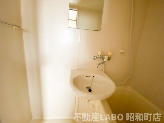 メゾン加美北の洗面所