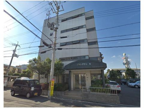 グランアヴニールの駐車場|車をお持ちの方に嬉しい駐車場付きの物件です