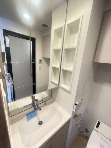 新品家具付きマンション東品川1（KaGood東京）の独立洗面台|使いやすい独立洗面台です