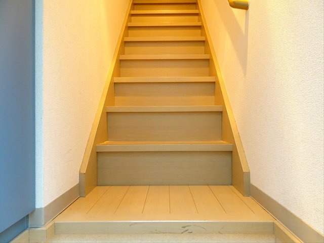 セレ初台の玄関|明るい玄関です