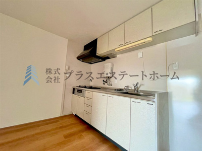 【キッチン】 | 上田東町住宅二号棟 | 白基調で清潔感のあるキッチン♪壁付けなのでお部屋を広くお使い出来ます♪